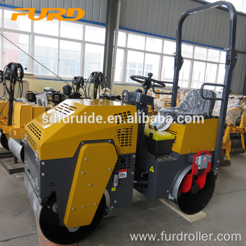 1000kg Mini Driving Vibration Road Roller with Free Parts Fyl-880